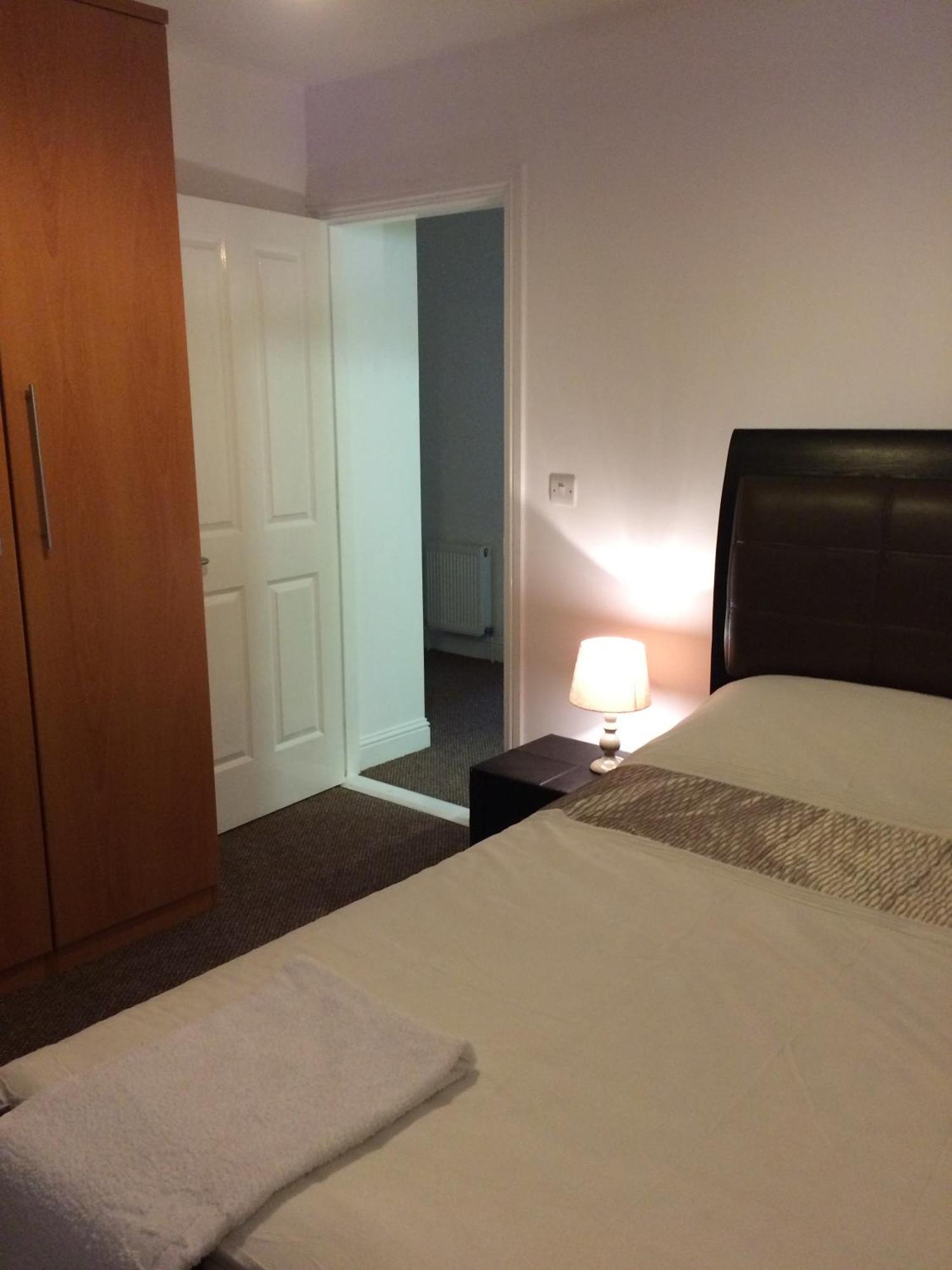 코크 39 Camden Wharf 아파트 외부 사진